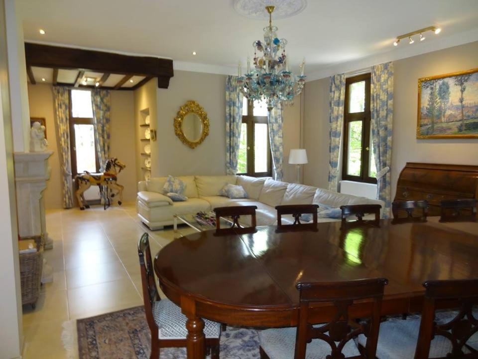 Le Chateau Des Eglantines Montignies-le-Tilleul Eksteriør bilde